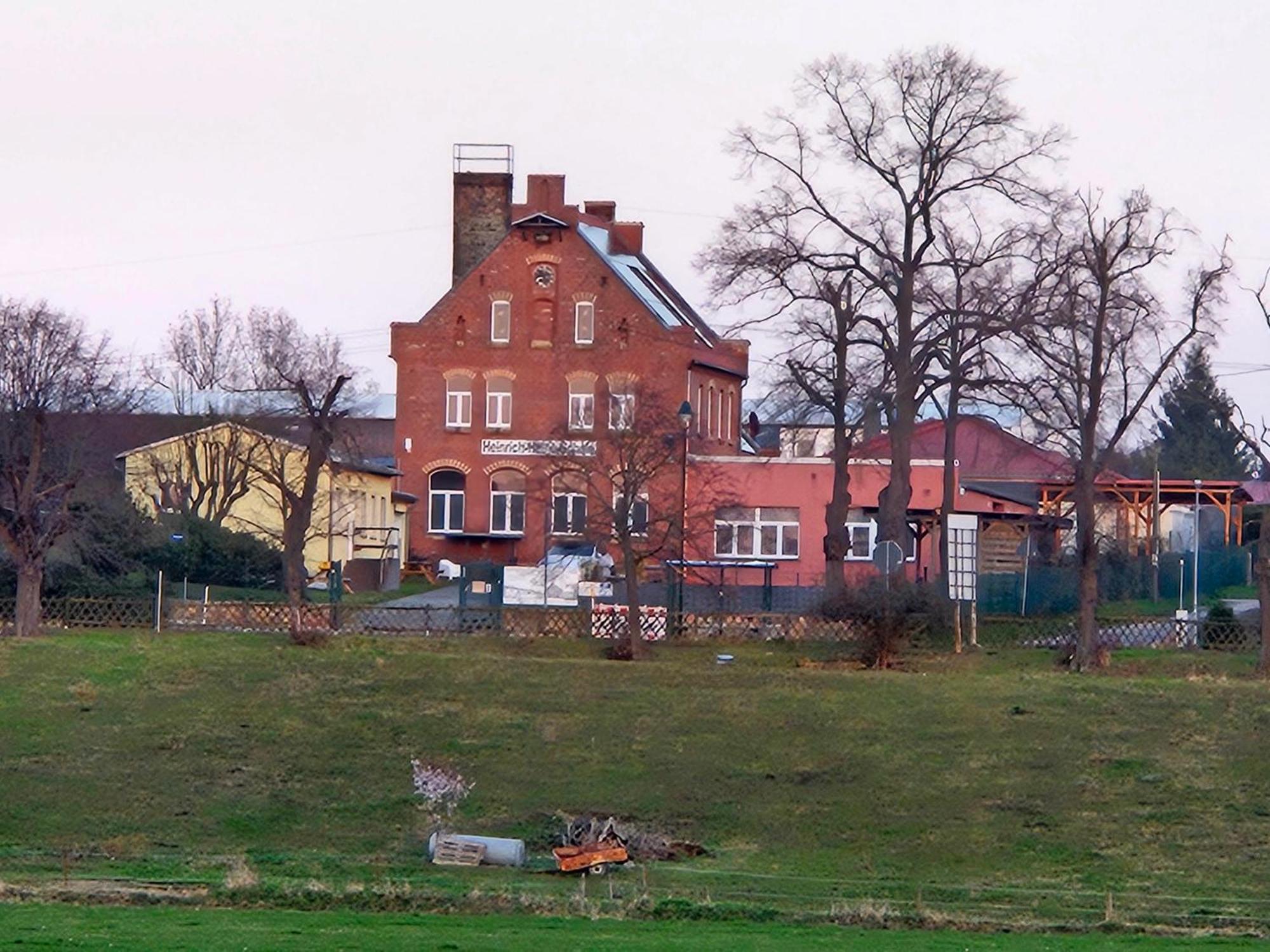 Gaestewohnung Heinrich Heine Schule Bad Dürrenberg المظهر الخارجي الصورة